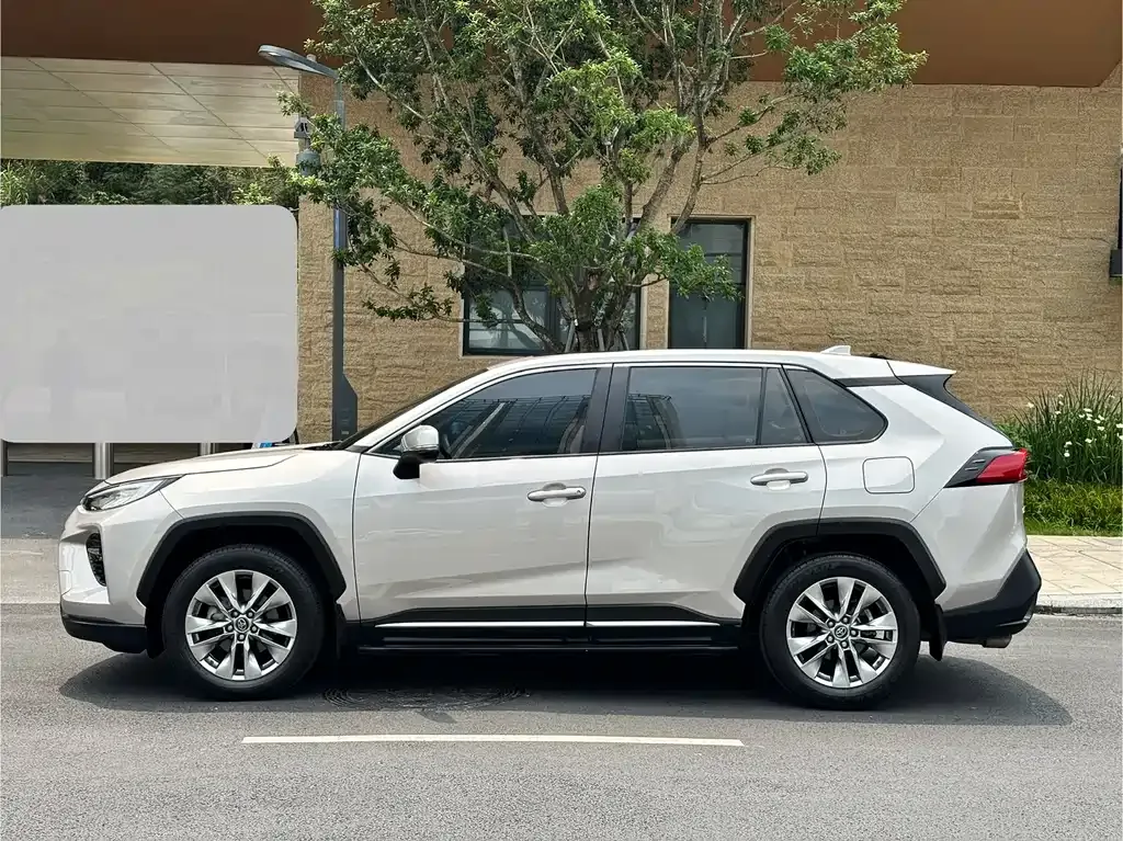 Toyota Wildlander — фото 10