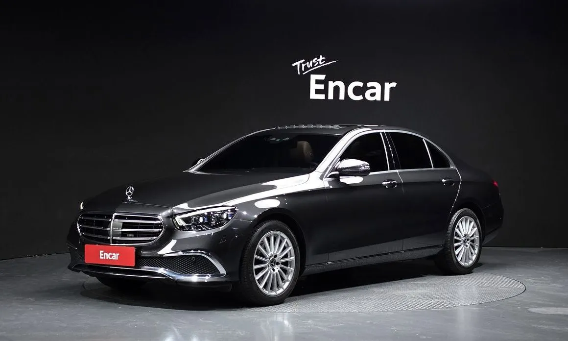 Mercedes-Benz E-Class — фото 1