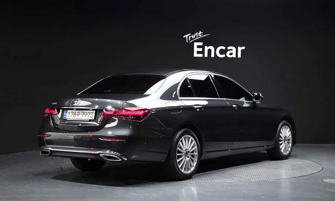 Mercedes-Benz E-Class — фото 10