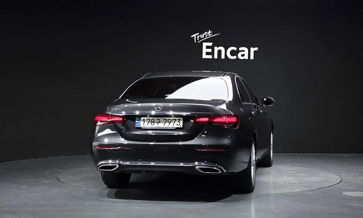 Mercedes-Benz E-Class — фото 5