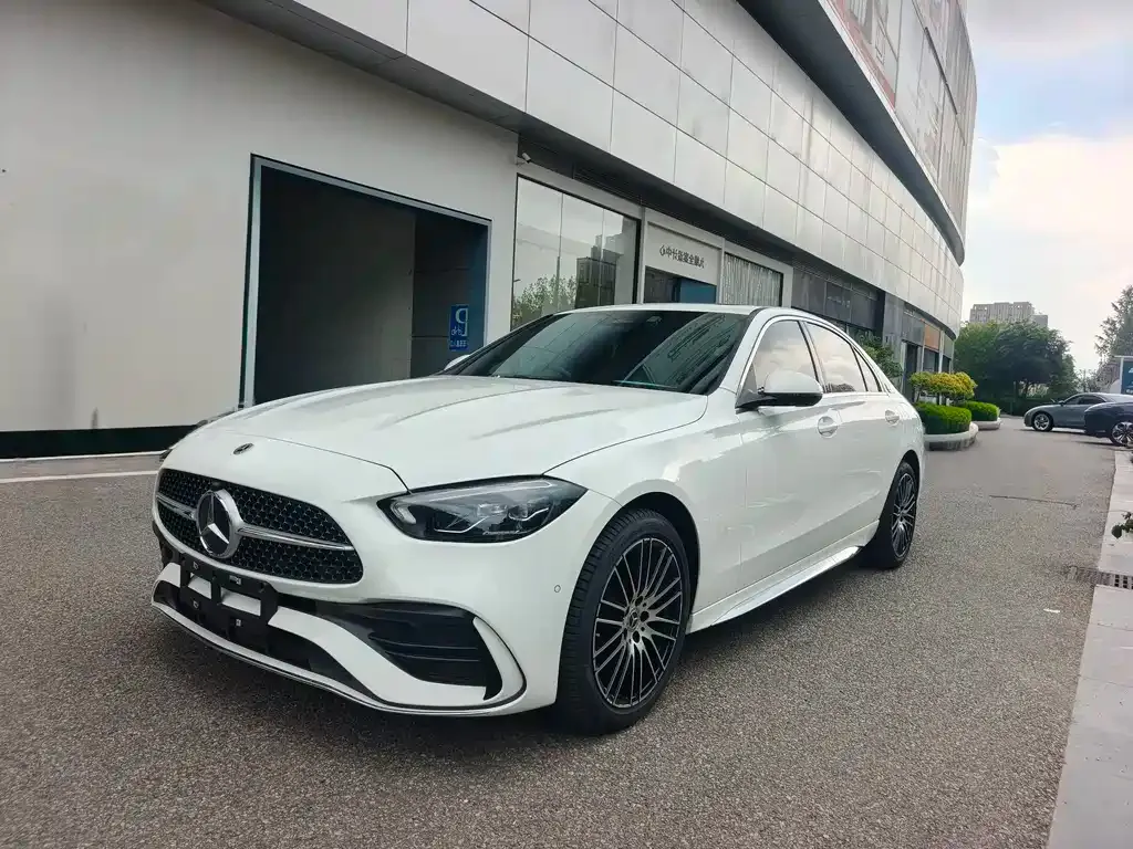Mercedes-Benz C-Class — фото 1