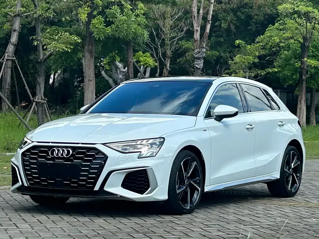 Audi A3 — фото 1