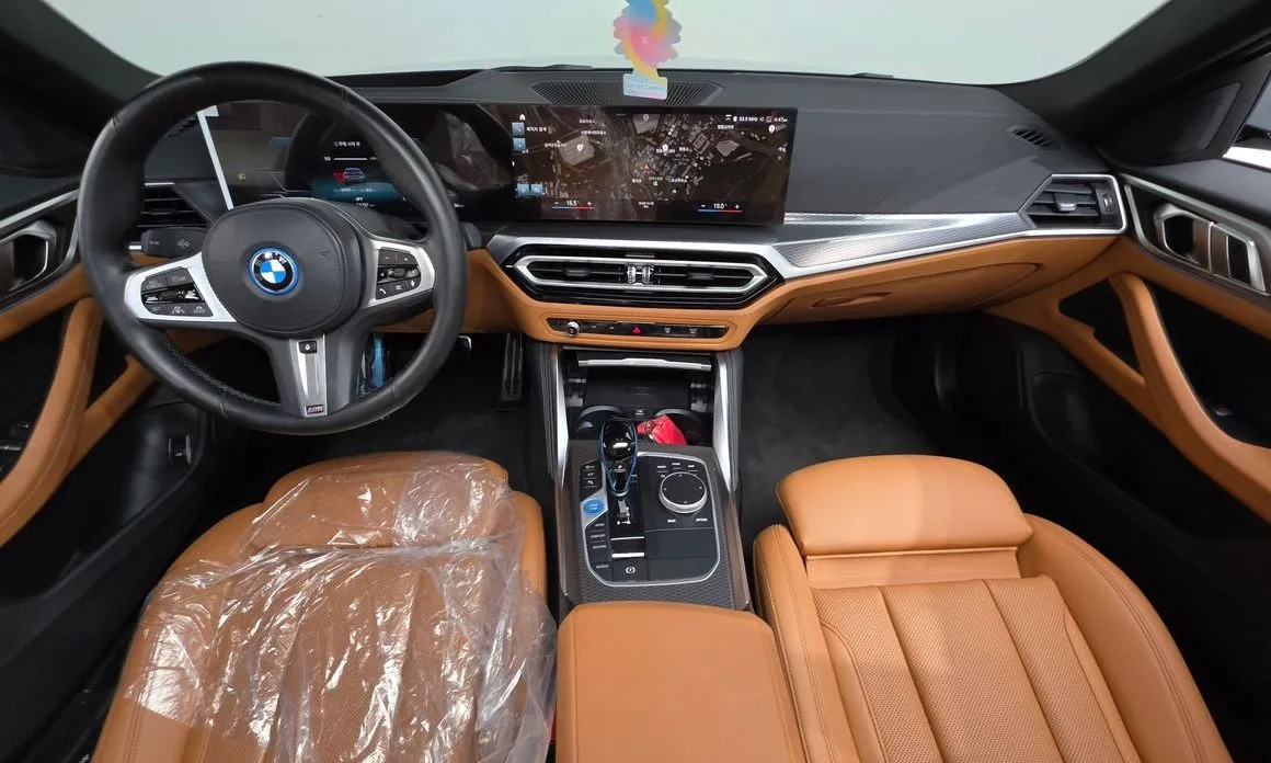 BMW i4 — фото 7