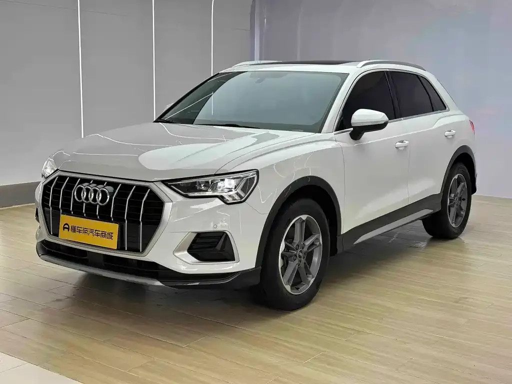 Audi Q3 — фото 1