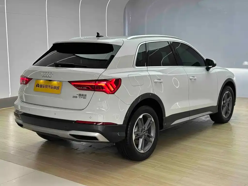 Audi Q3 — фото 10