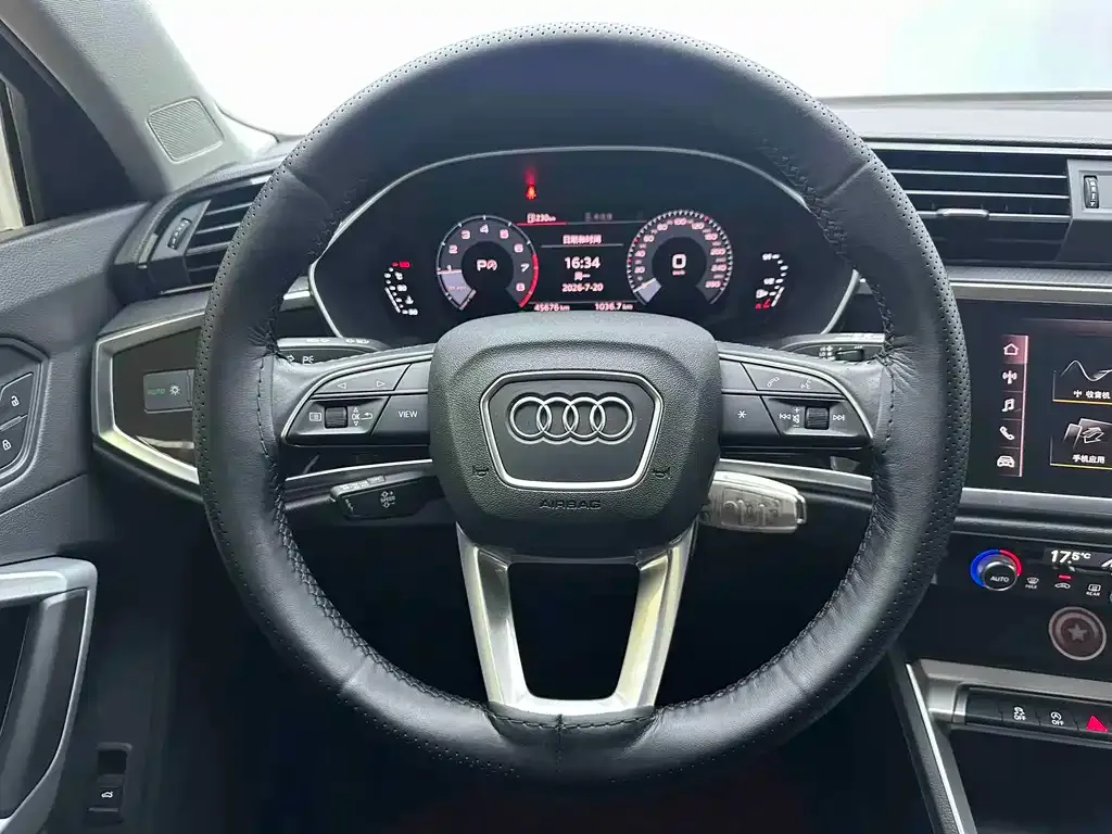 Audi Q3 — фото 6