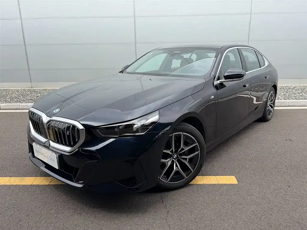 BMW i5 — фото 1