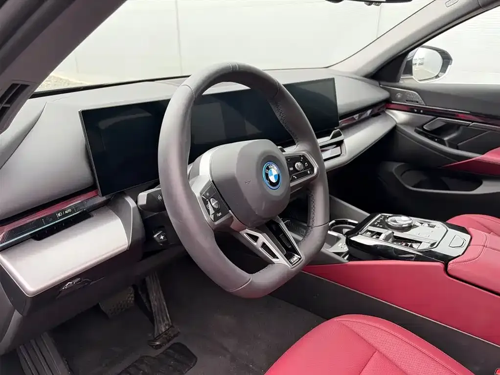 BMW i5 — фото 5