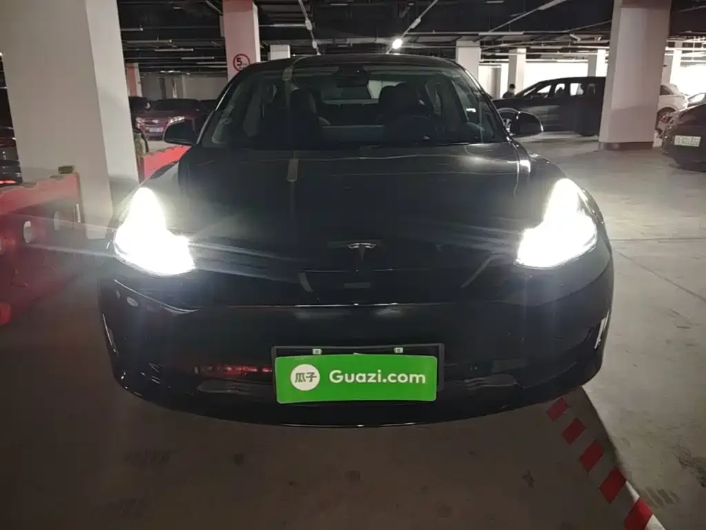 Tesla Model 3 — фото 10