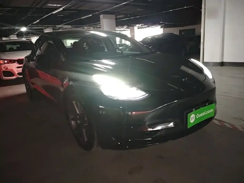 Tesla Model 3 — фото 4