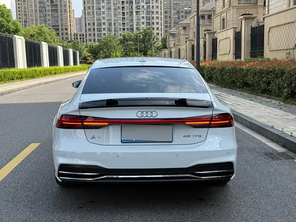Audi A7 — фото 7