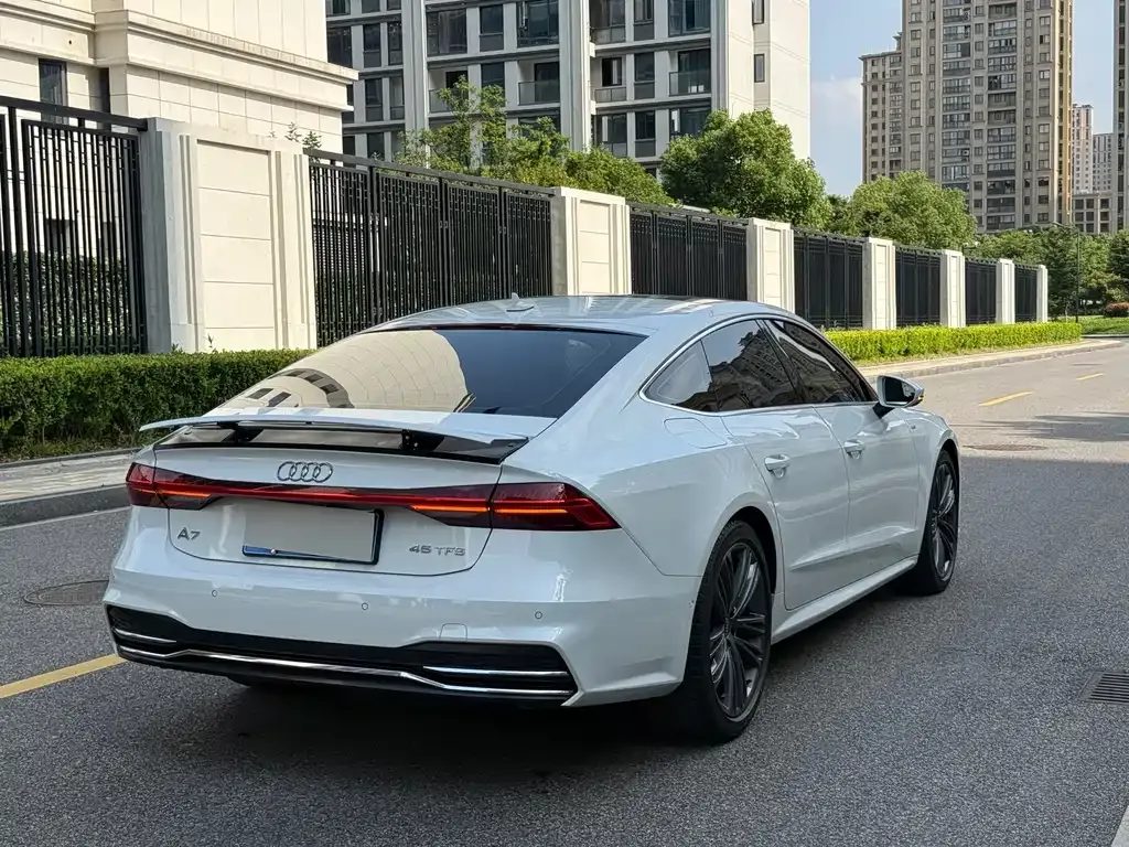 Audi A7 — фото 9