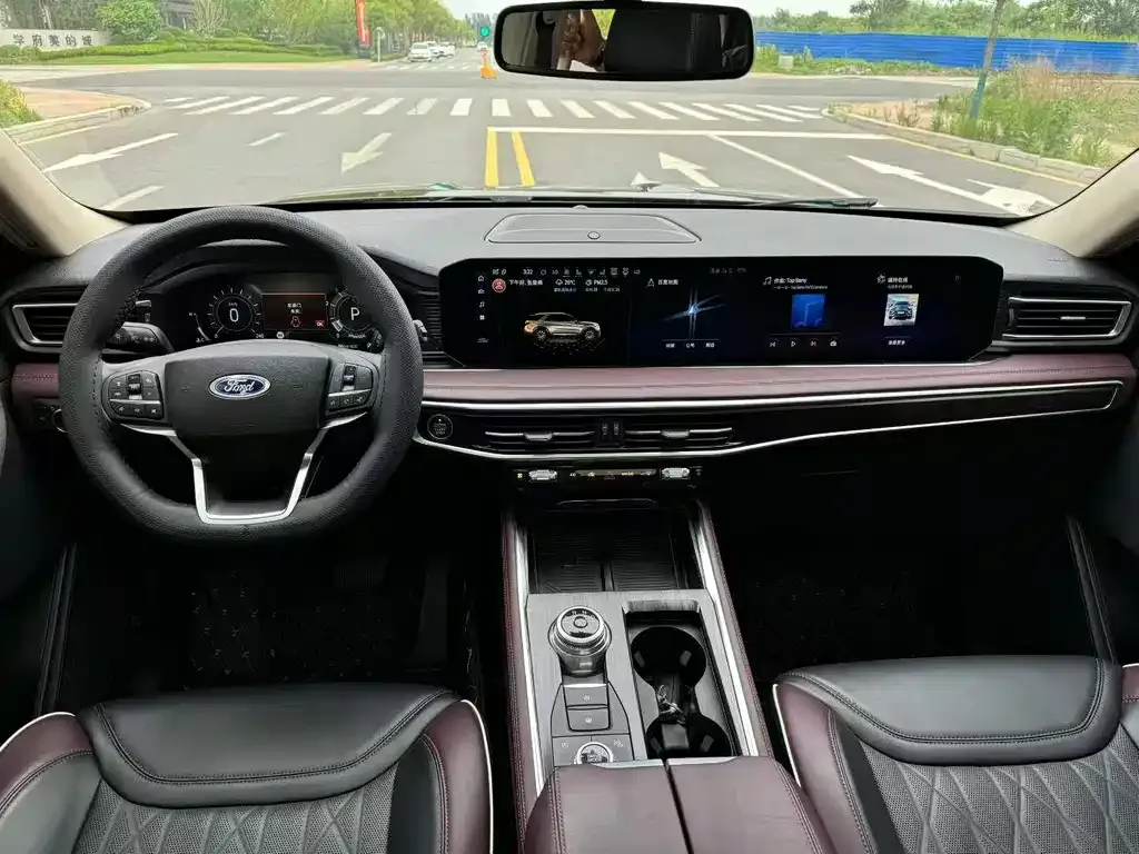 Ford Explorer 2023 из CN, фото 2