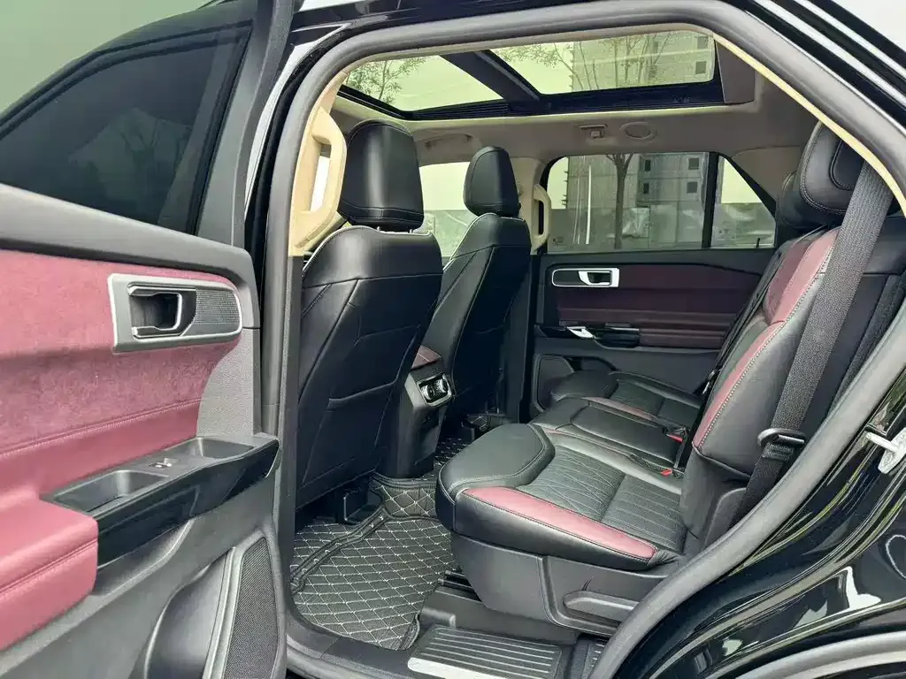 Ford Explorer 2023 из CN, фото 5