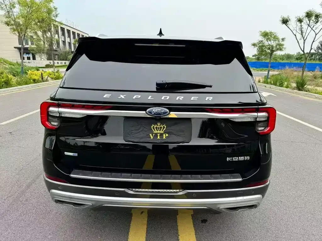 Ford Explorer 2023 из CN, фото 6