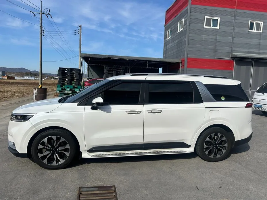 Kia Carnival — фото 10