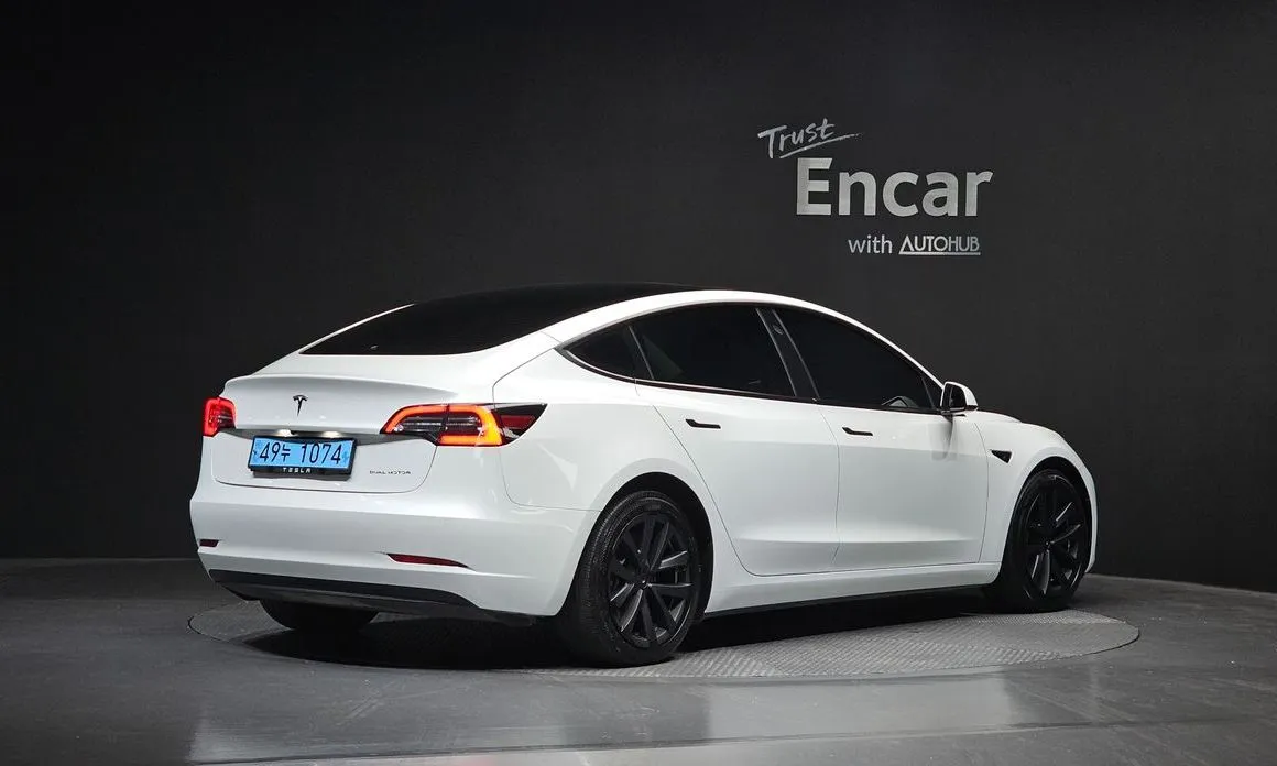 Tesla Model 3 — фото 6