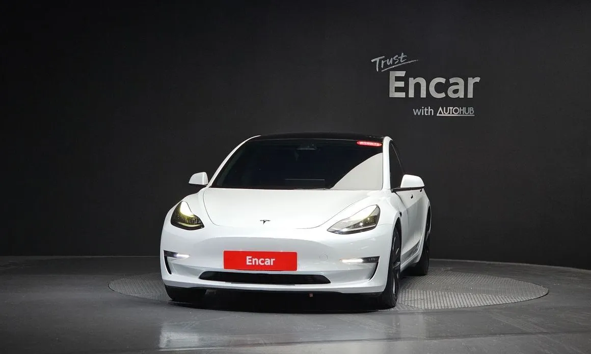 Tesla Model 3 — фото 2