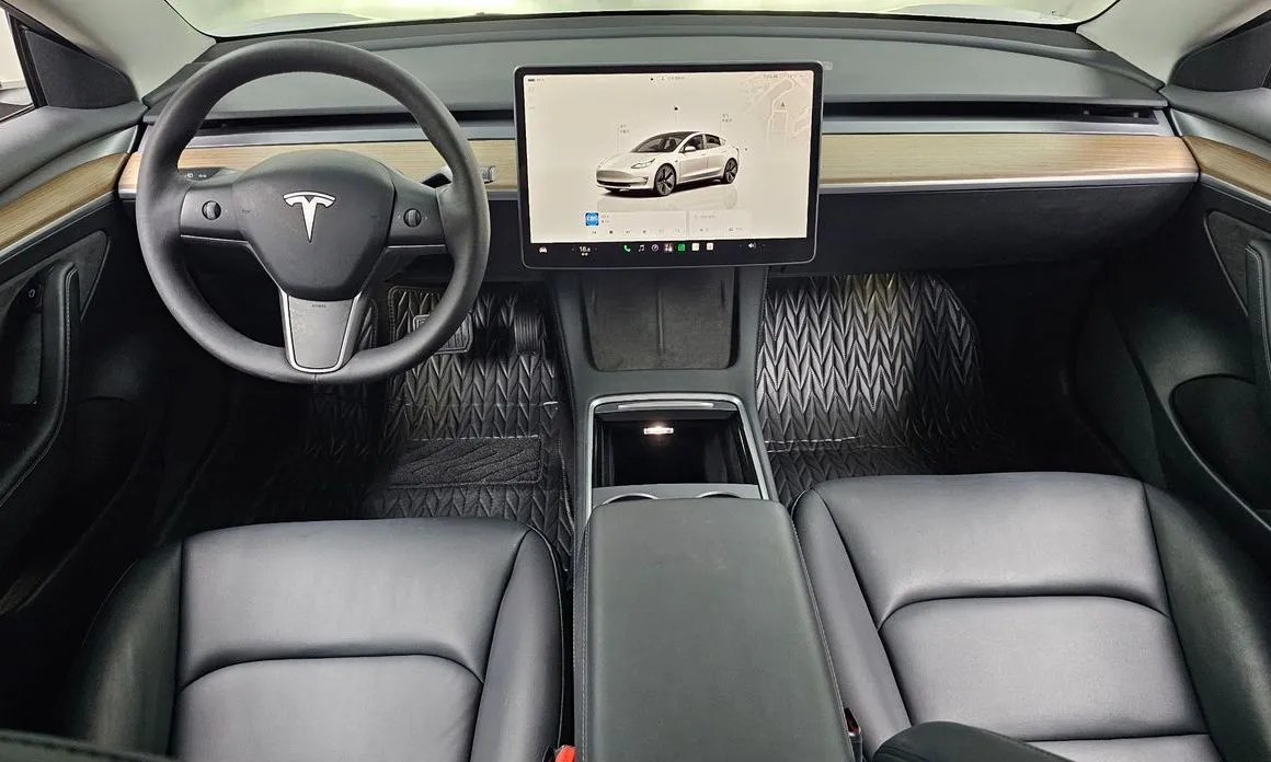 Tesla Model 3 — фото 9