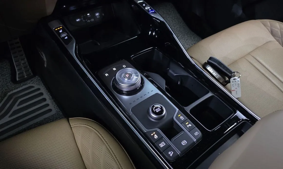 Kia Sorento — фото 7