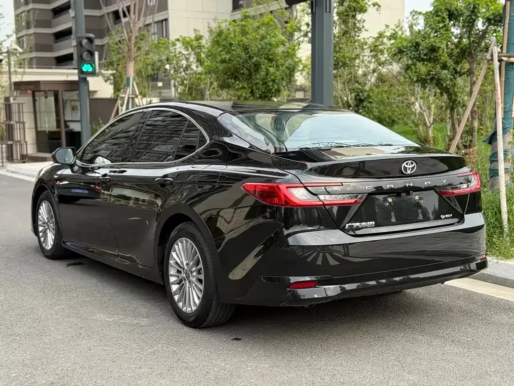 Toyota Camry 2024 из CN, фото 3