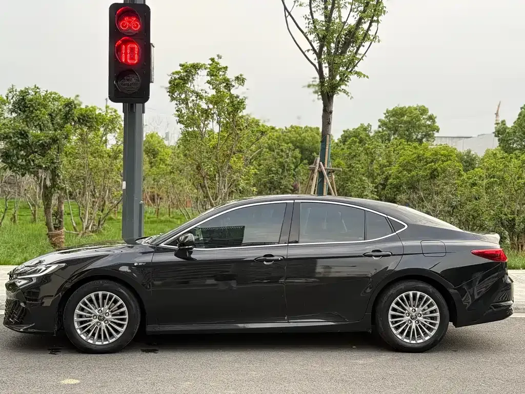 Toyota Camry 2024 из CN, фото 10