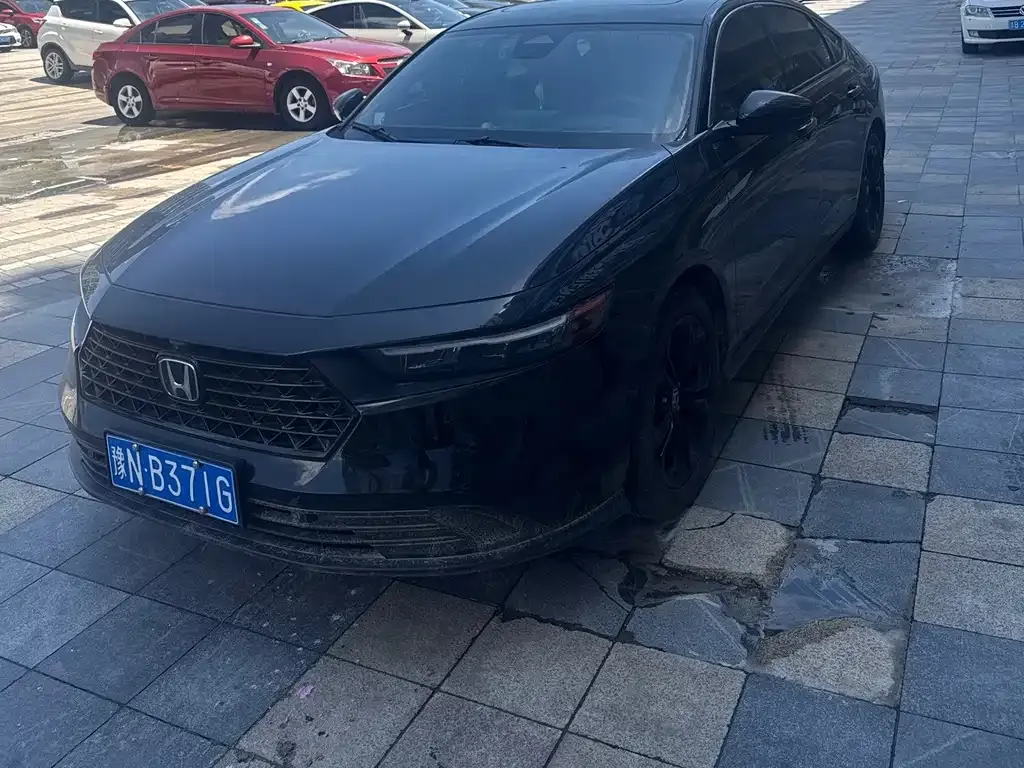 Honda Accord — фото 1
