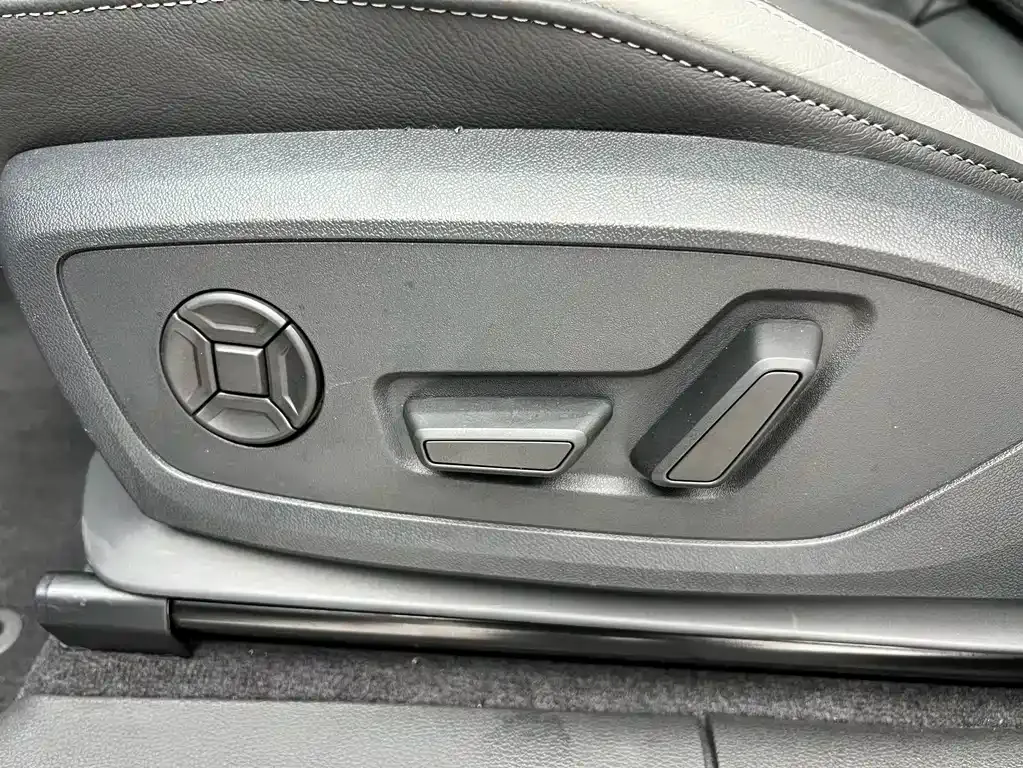 Audi Q3 — фото 10