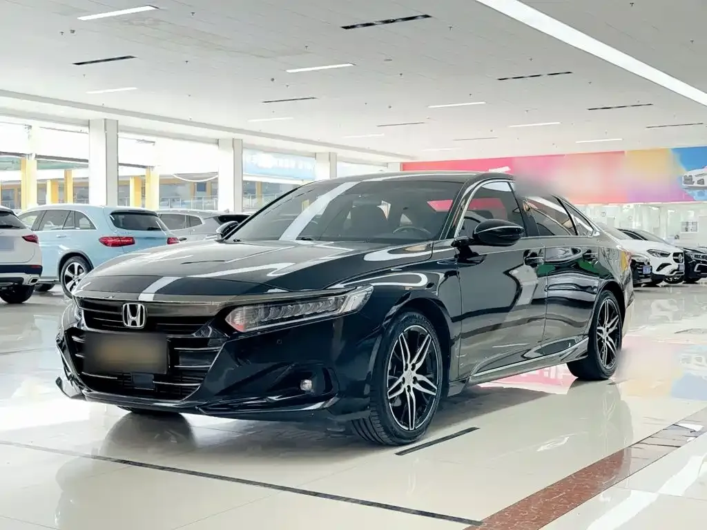 Honda Accord — фото 1