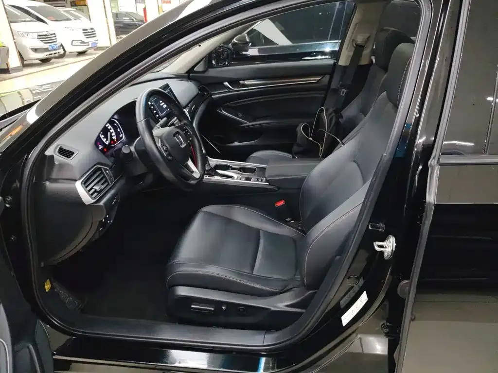 Honda Accord — фото 5