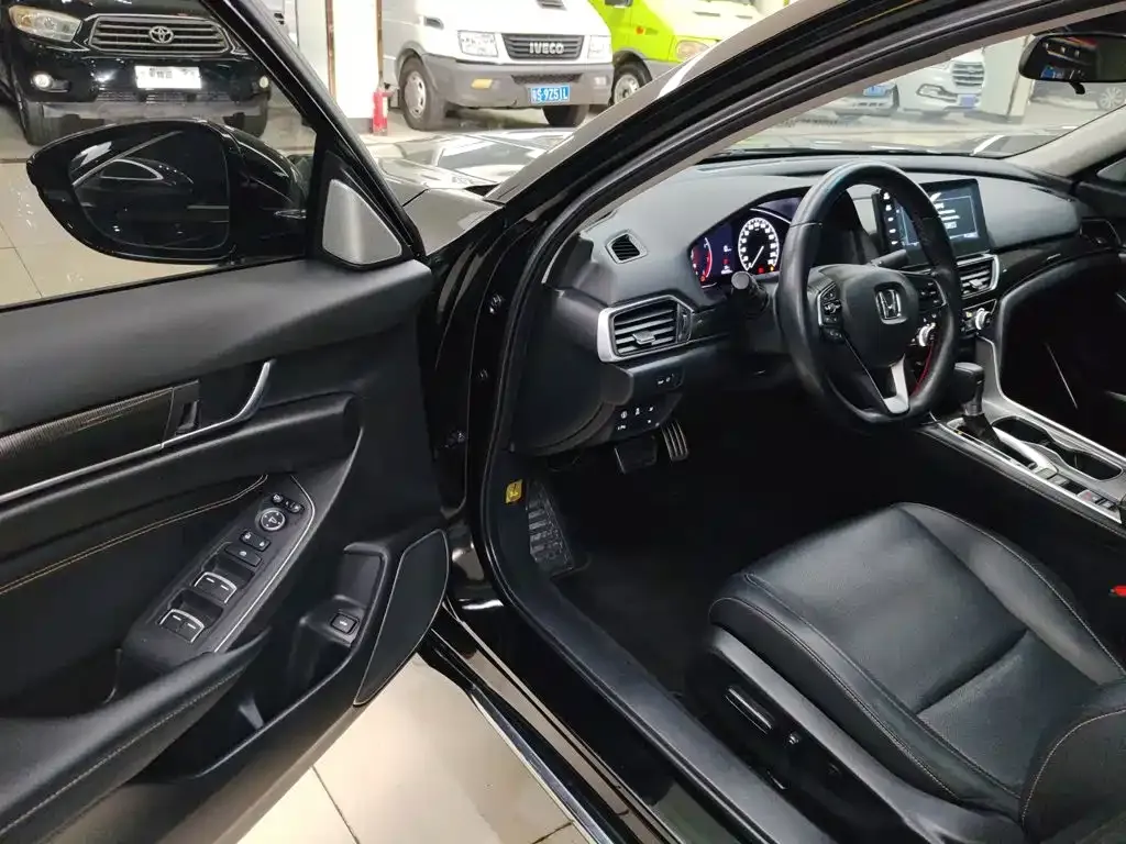 Honda Accord — фото 2