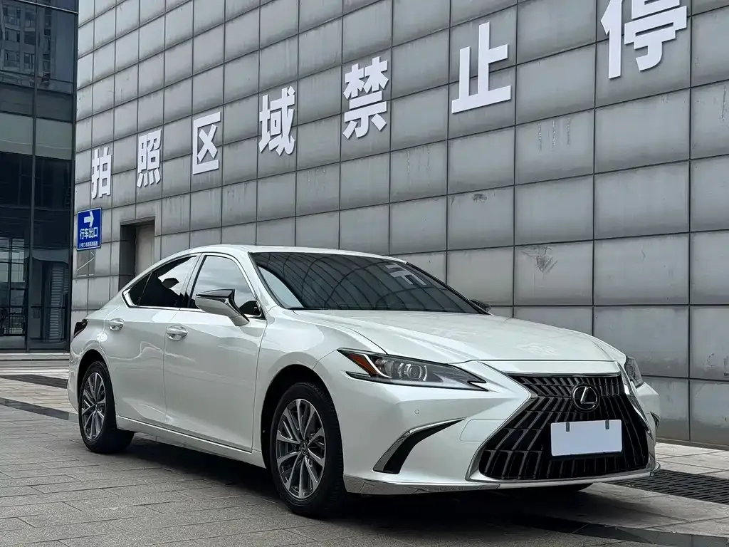 Lexus ES — фото 5
