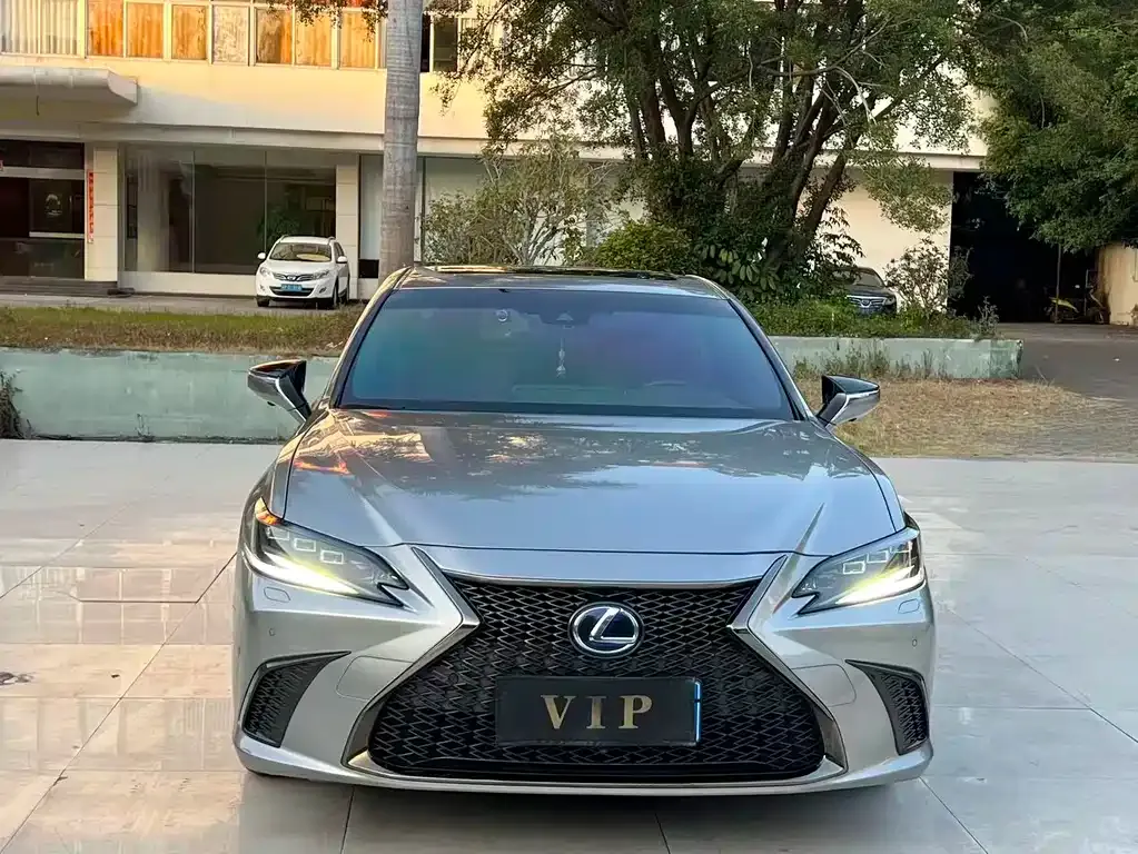 Lexus ES — фото 5