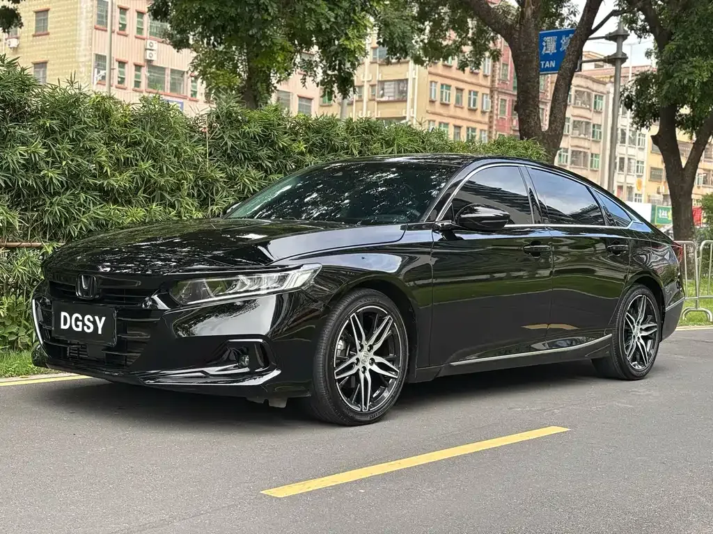 Honda Accord — фото 1