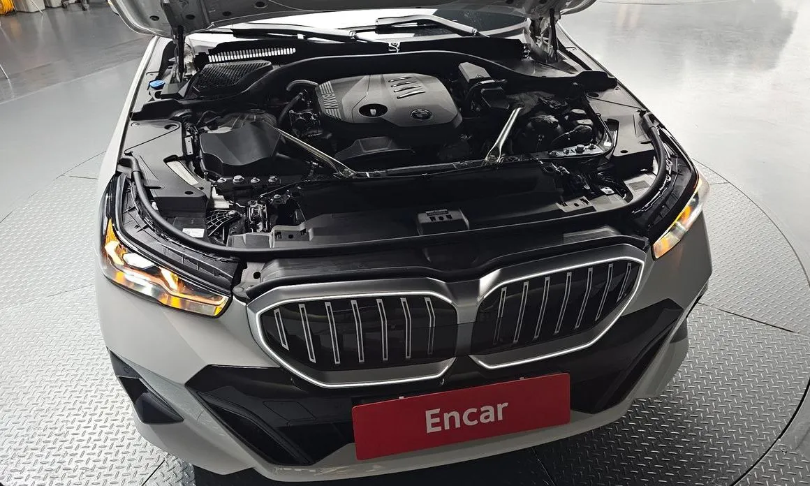 BMW 5-Series 2025 из KR, фото 10