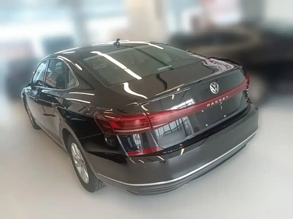 Volkswagen Passat — фото 7