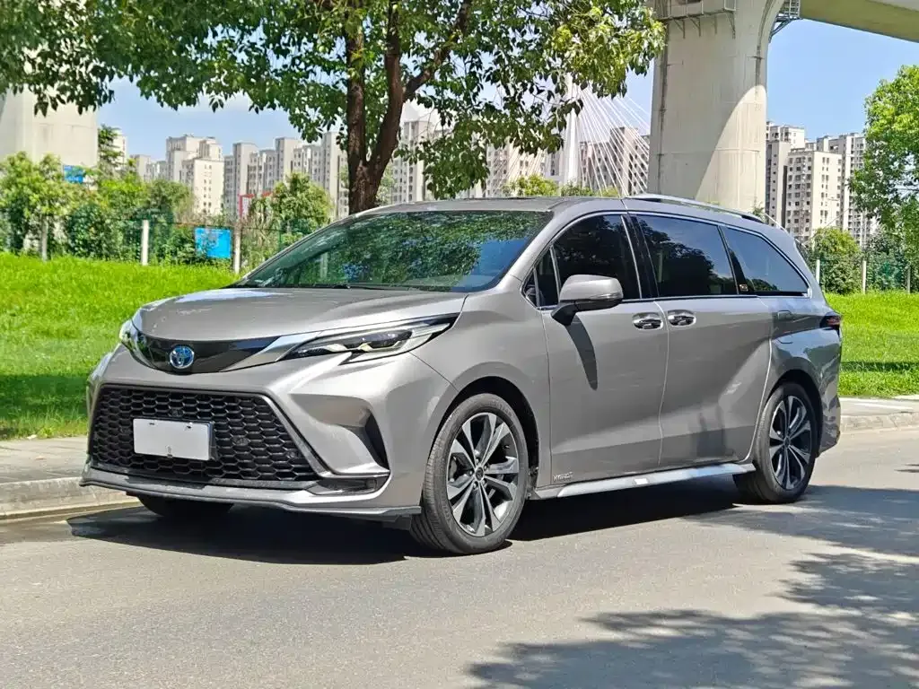 Toyota Granvia — фото 10