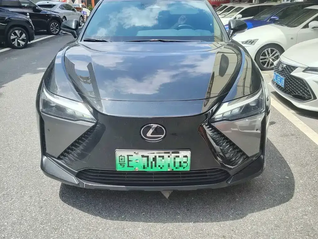 Lexus RZ