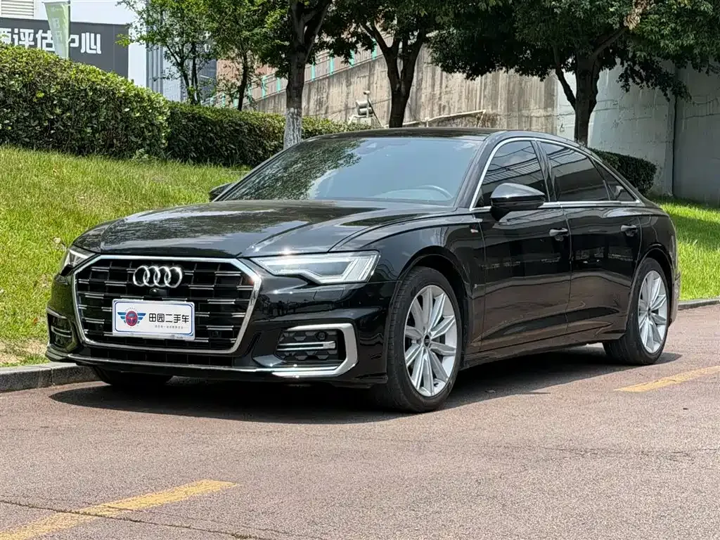Audi A6L — фото 1