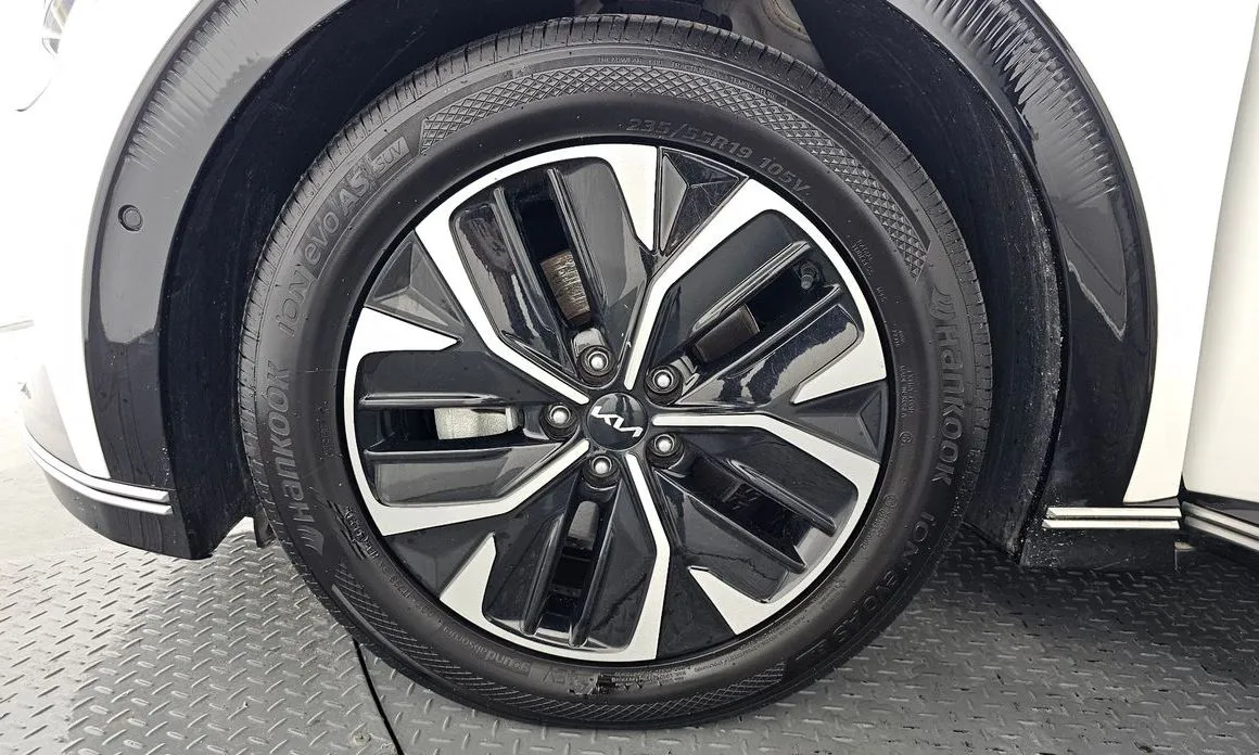 Kia EV6 — фото 7
