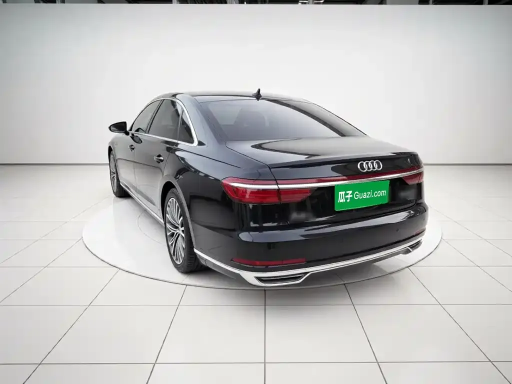 Audi A8 — фото 4