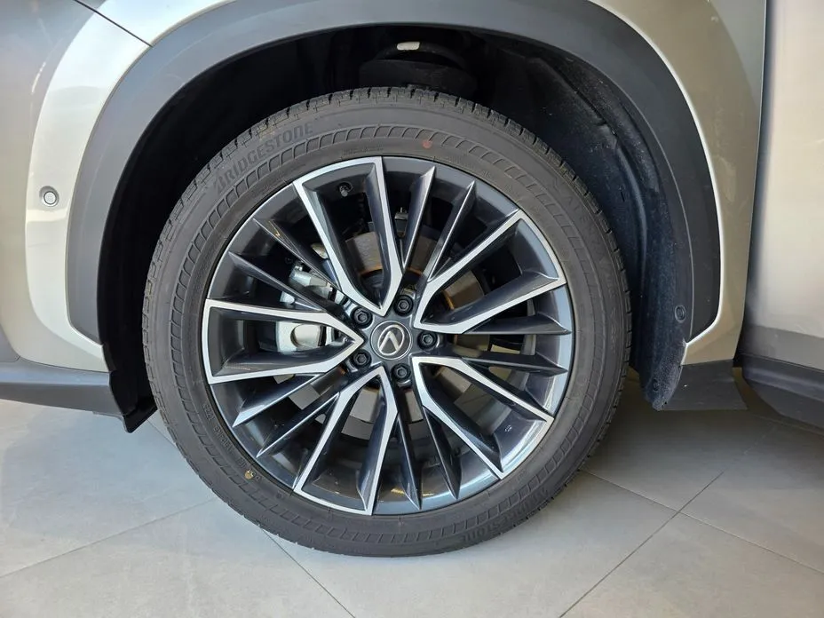 Lexus NX 2025 из KR, фото 8
