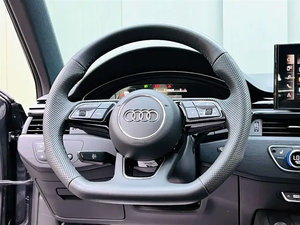 Audi A4L — фото 5