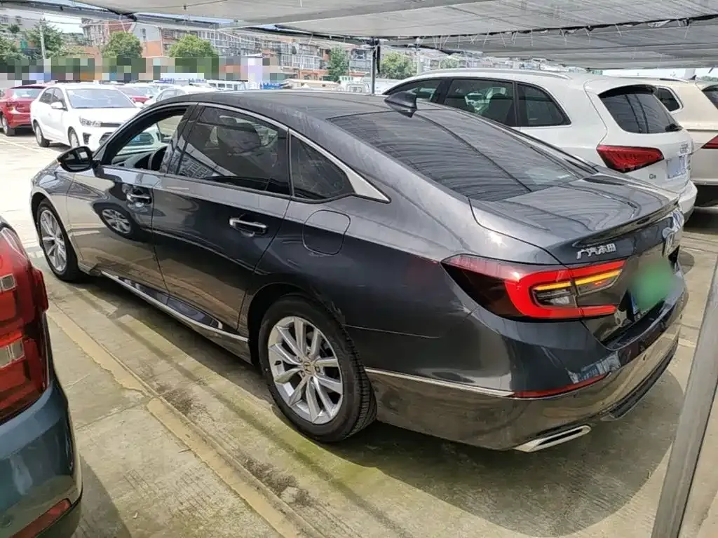 Honda Accord — фото 8
