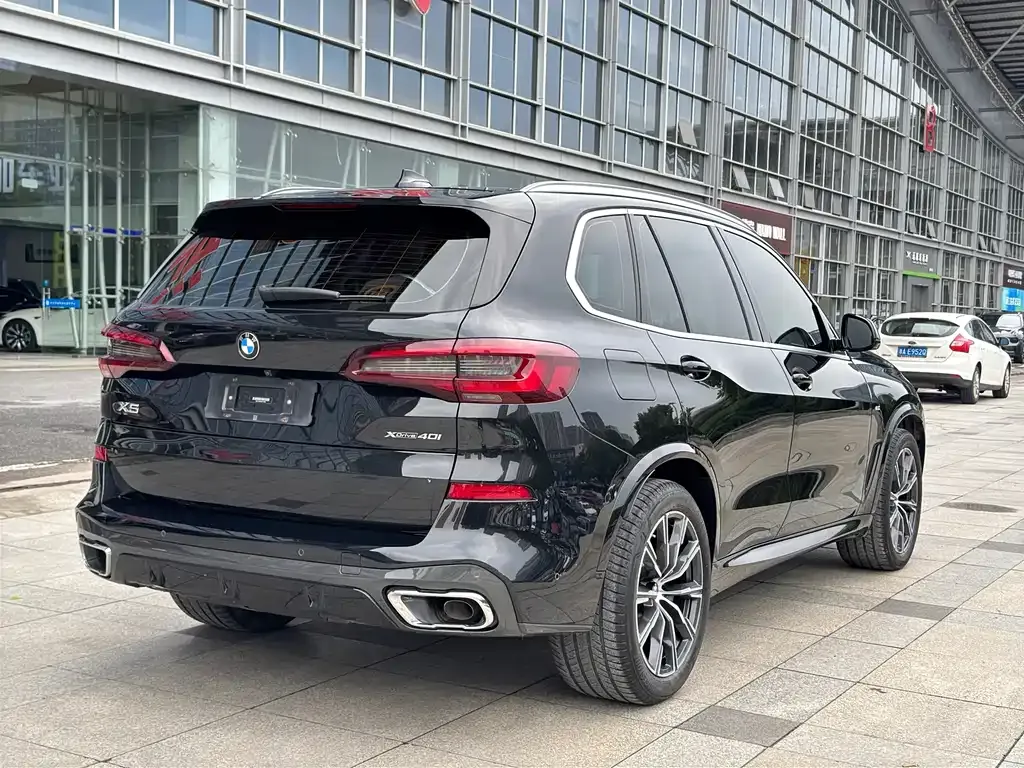 BMW X5 (Import) — фото 7