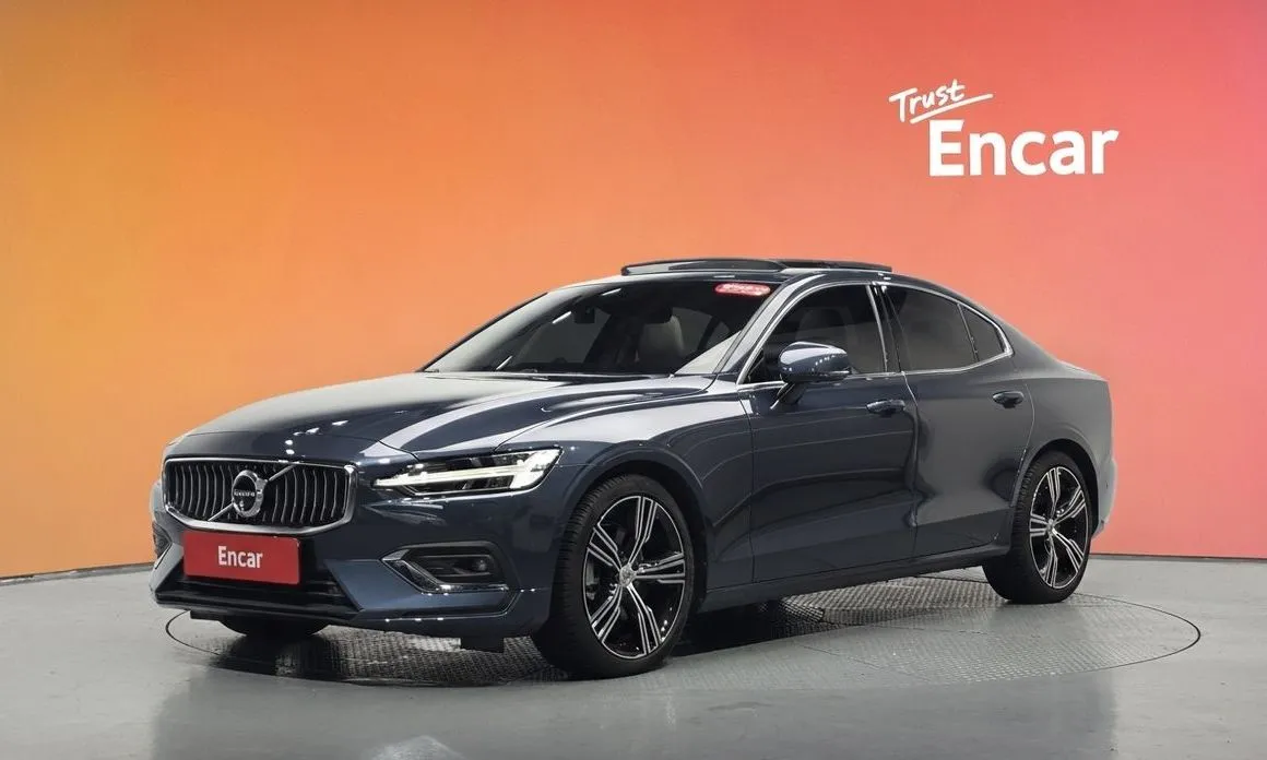 Volvo S60 — фото 1