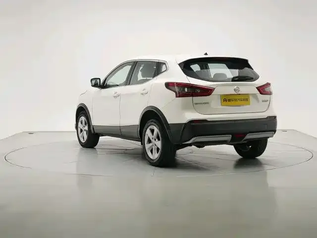 Nissan Qashqai — фото 7