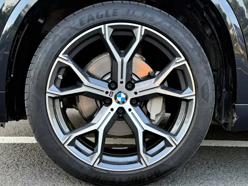BMW X5 — фото 9