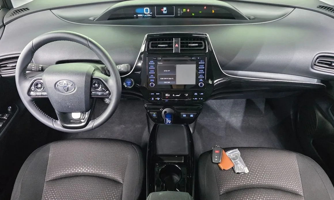 Toyota Prius — фото 9
