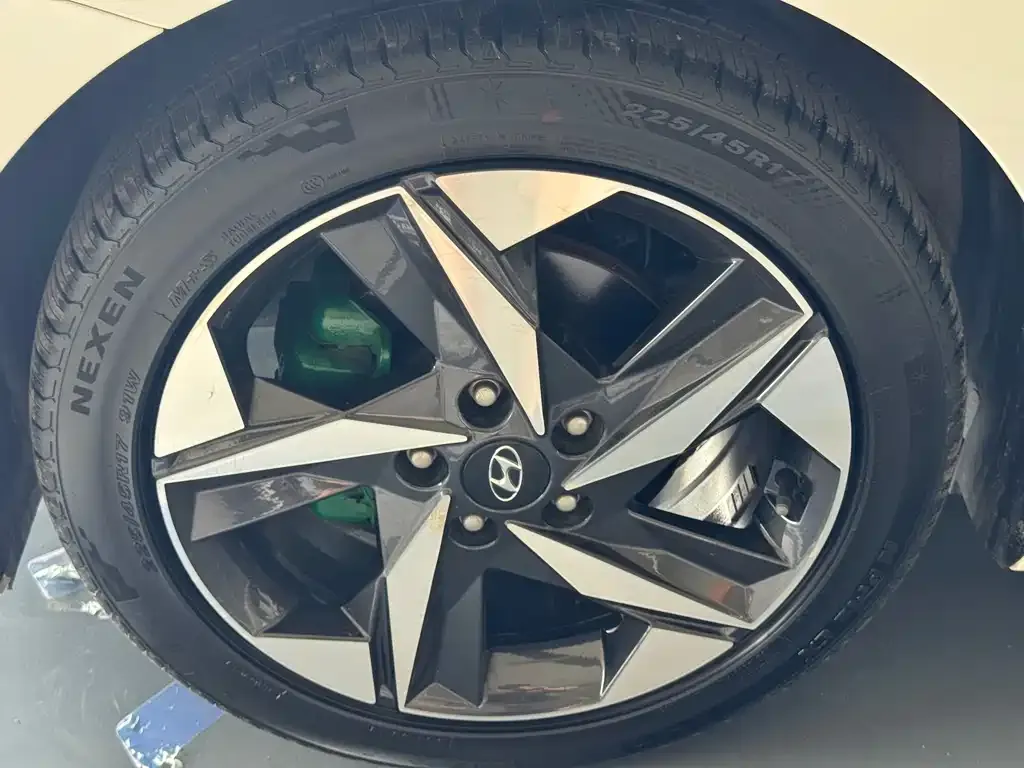 Hyundai Elantra — фото 9